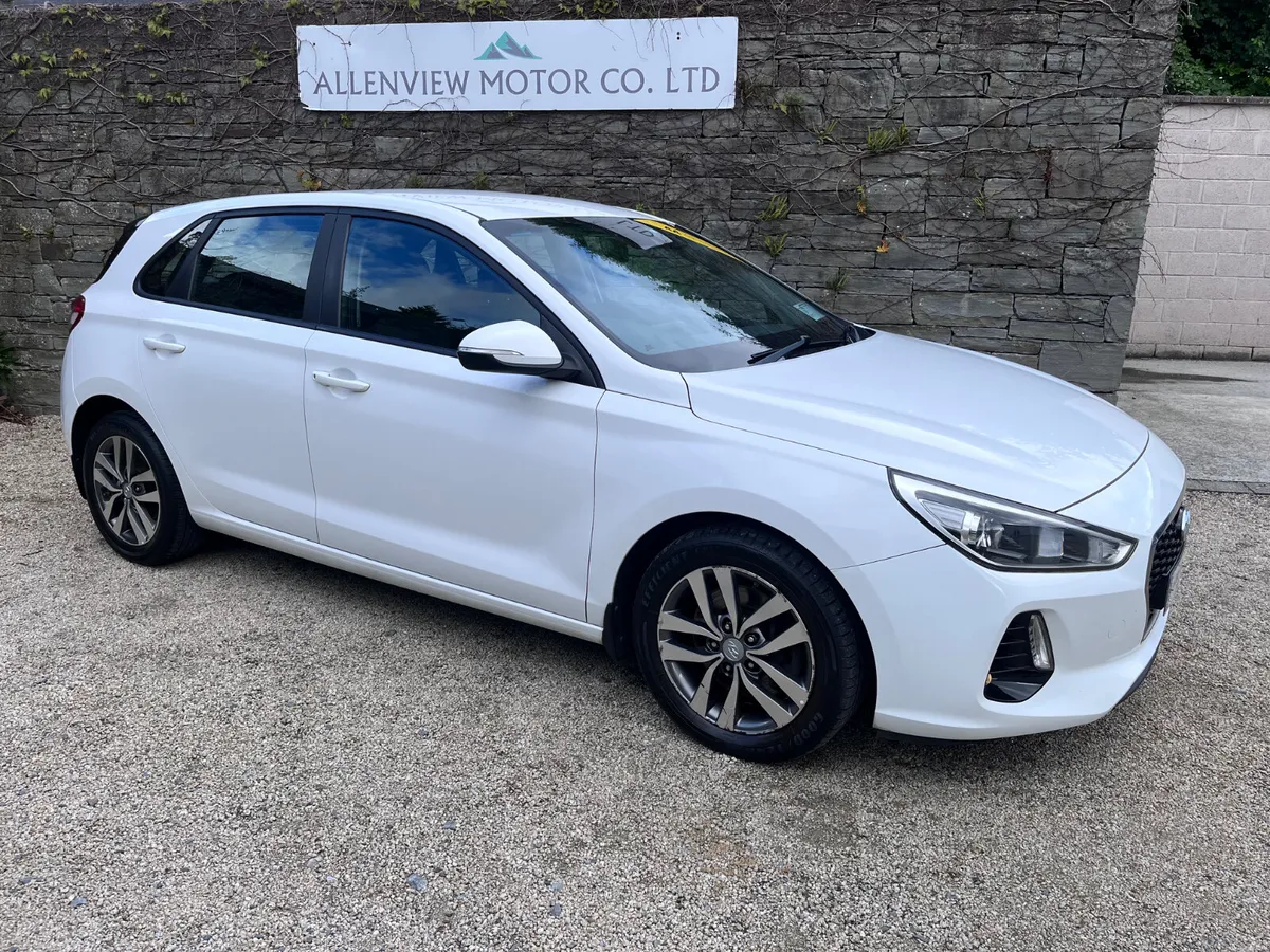 2017 Hyundai i30 New Model Service Stamps Finance - Image 2