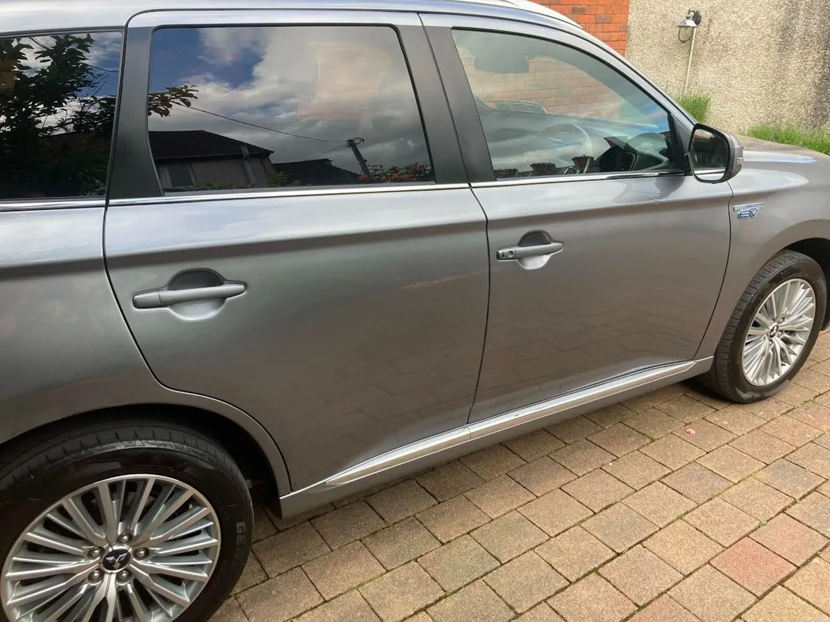 Mitsubishi Outlander 2019 INSTYLE - Image 4