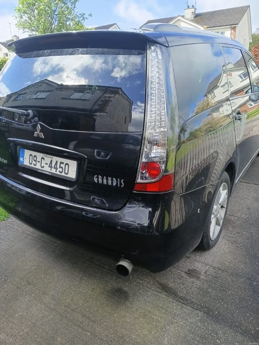Mitsubishi Grandis 2009 - Image 3