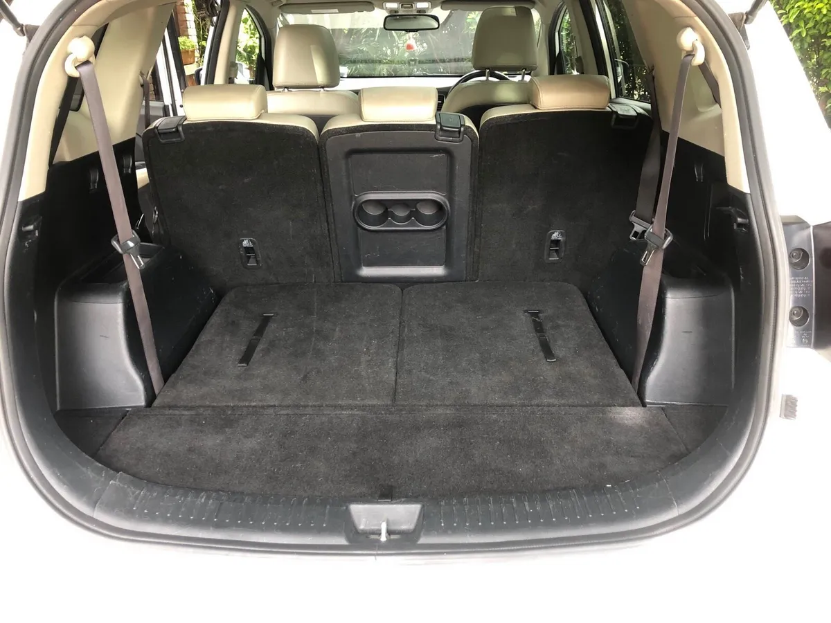 KIA Carens GSE 1.7 7seater - Image 5