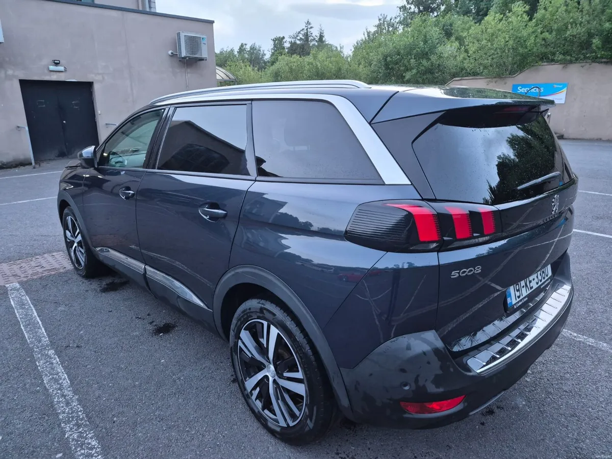 2019 Peugeot 5008 - Image 1