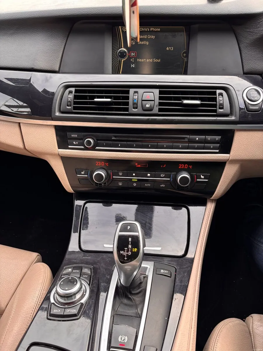 BMW 5-Series 2011 520D - Image 4