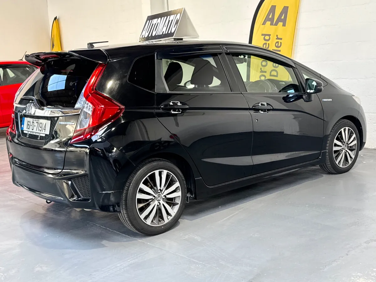 2016 Honda JAZZ/Fit 1.5 Hybrid,Auto,Sports Specs - Image 6
