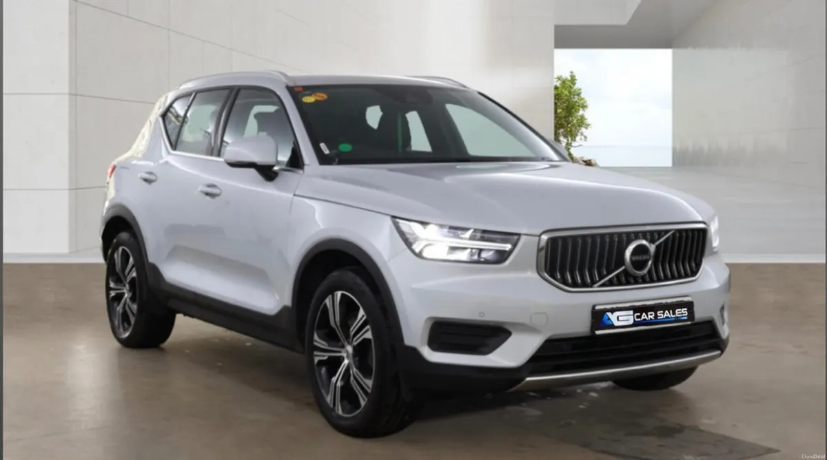 2022 Volvo XC40 Inscription T5 Recharge Hybrid - Image 1