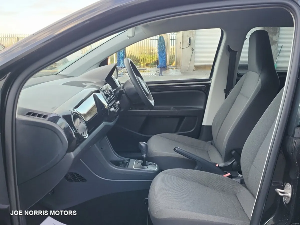 Volkswagen up! 1.0 AUTOMATIC 5 DOOR - Image 4