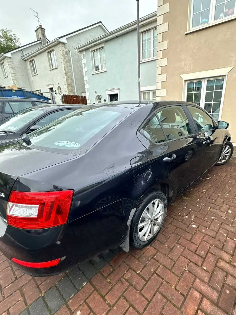 Skoda Octavia 2013 - Image 2