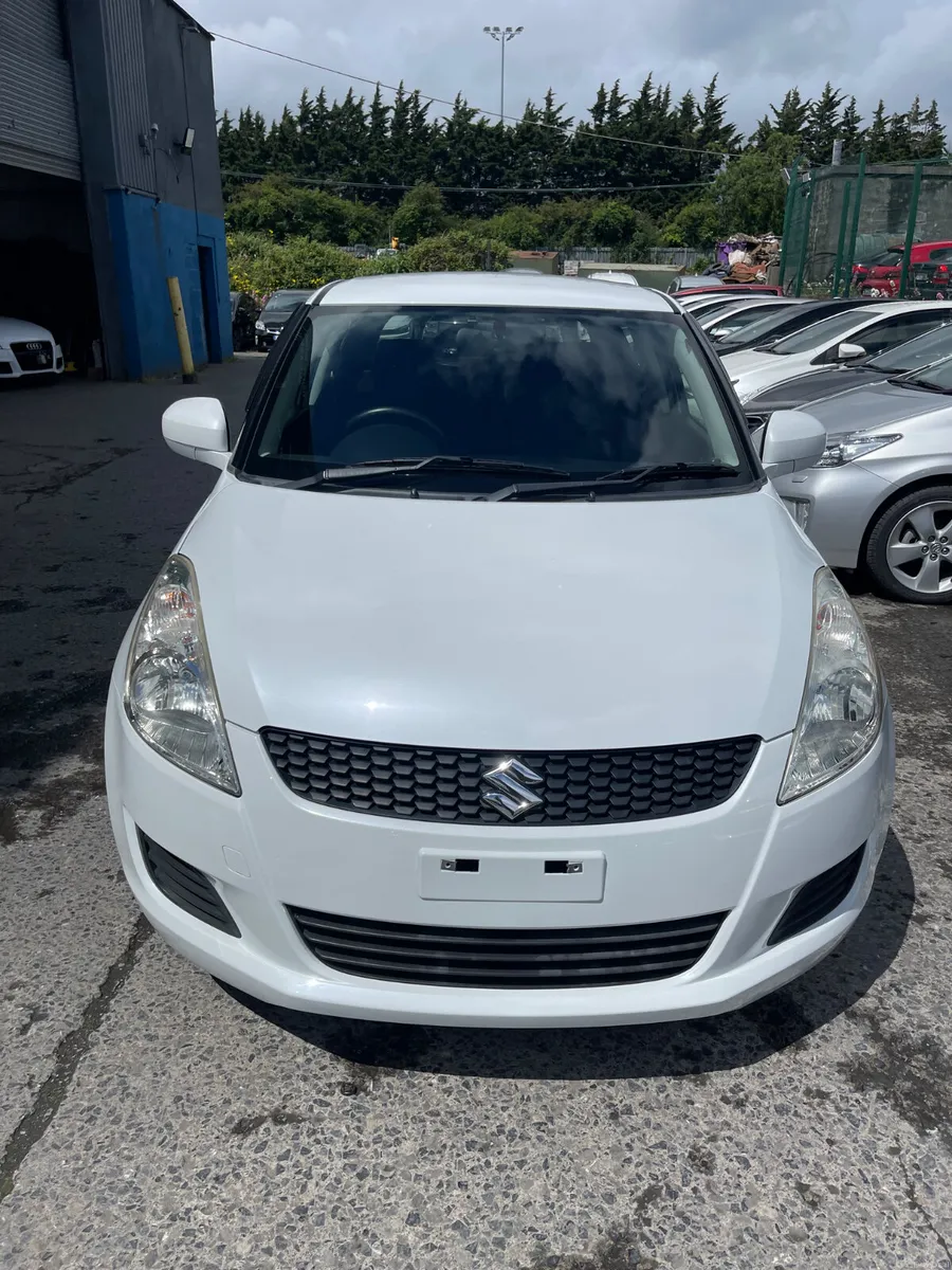 2013 Suzuki Swift automatic - Image 3