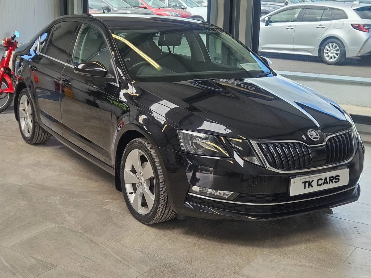 18 SKODA OCTAVIA STYLE 1.6 DIESEL - Image 1
