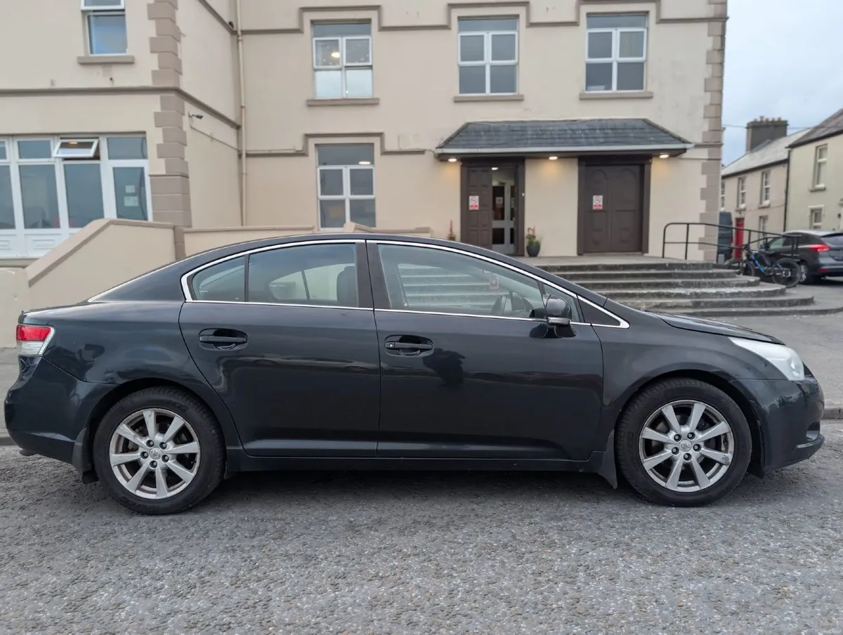 Toyota Avensis 2011 - Image 6