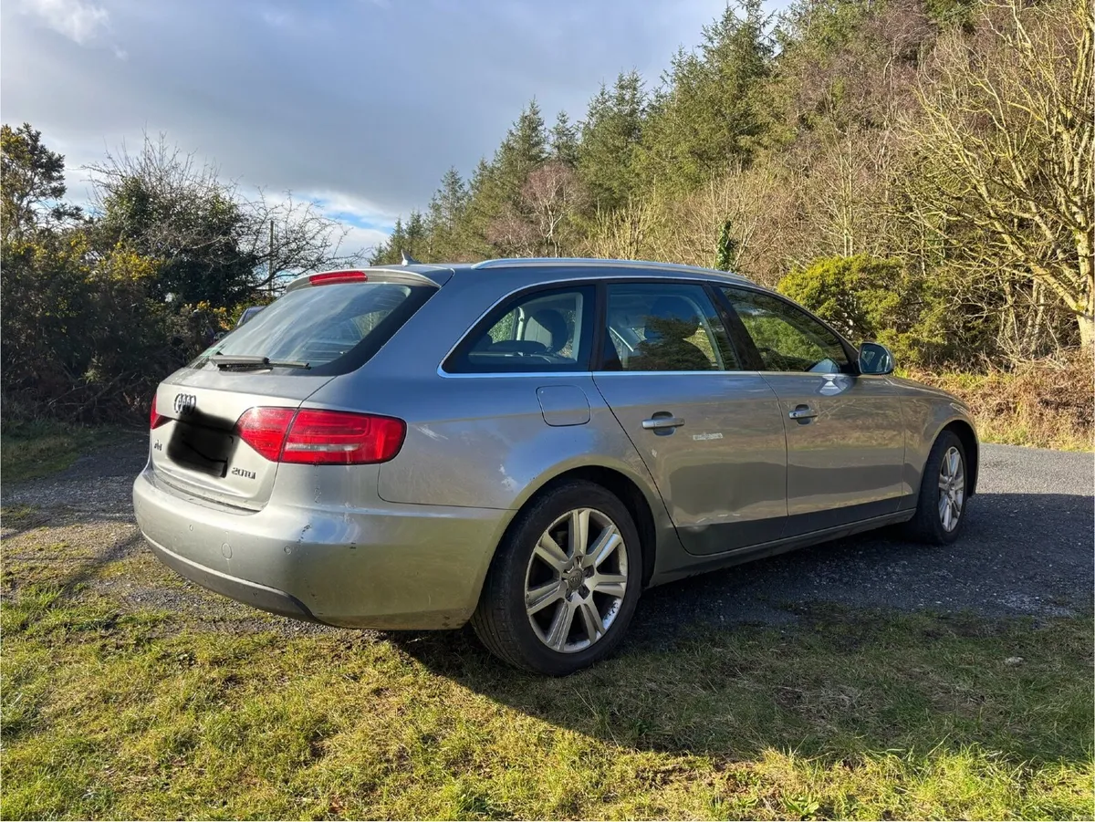 Audi A4 2009 - Image 2