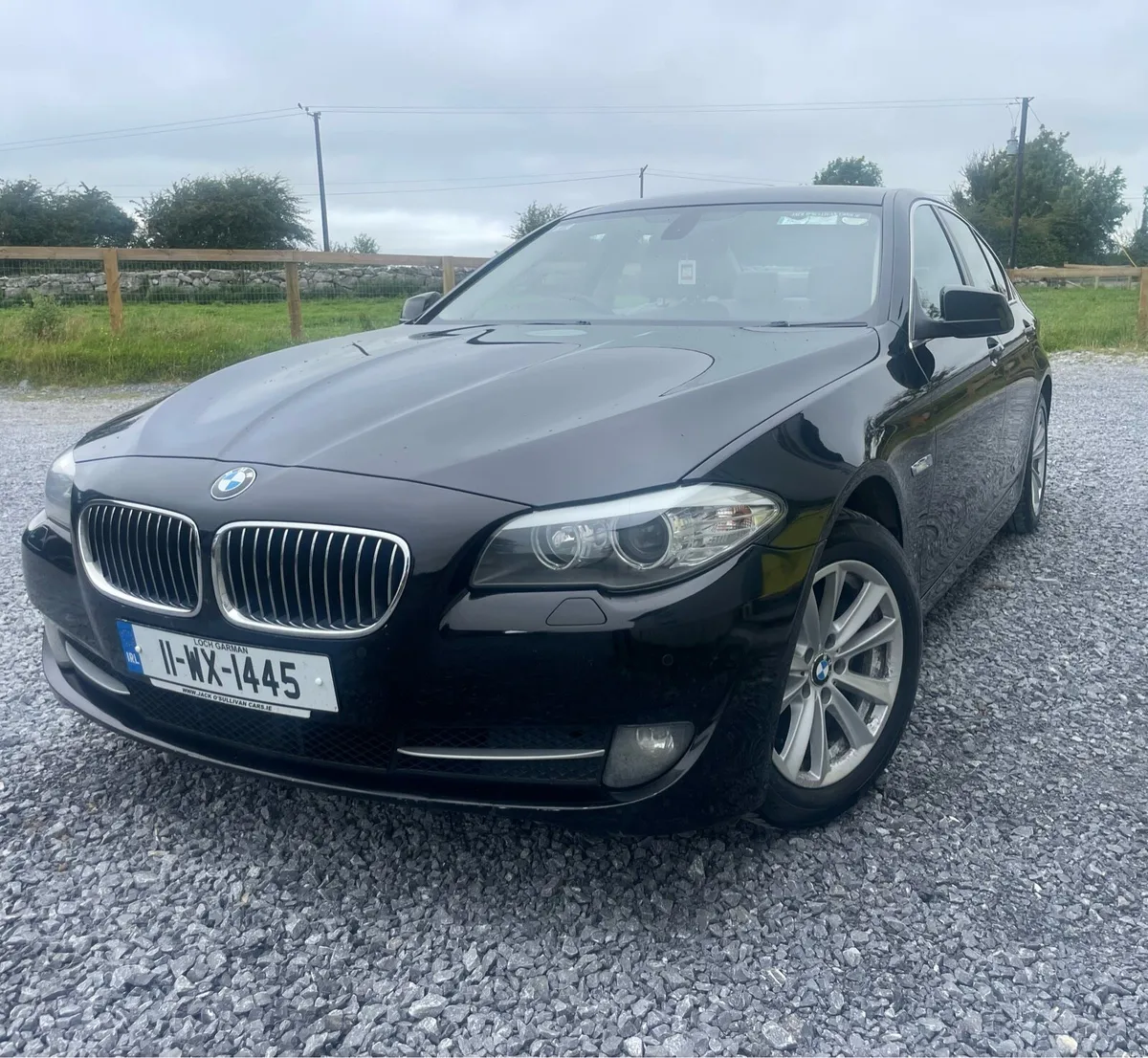 BMW 5 series, black with cream leather interior - Image 1