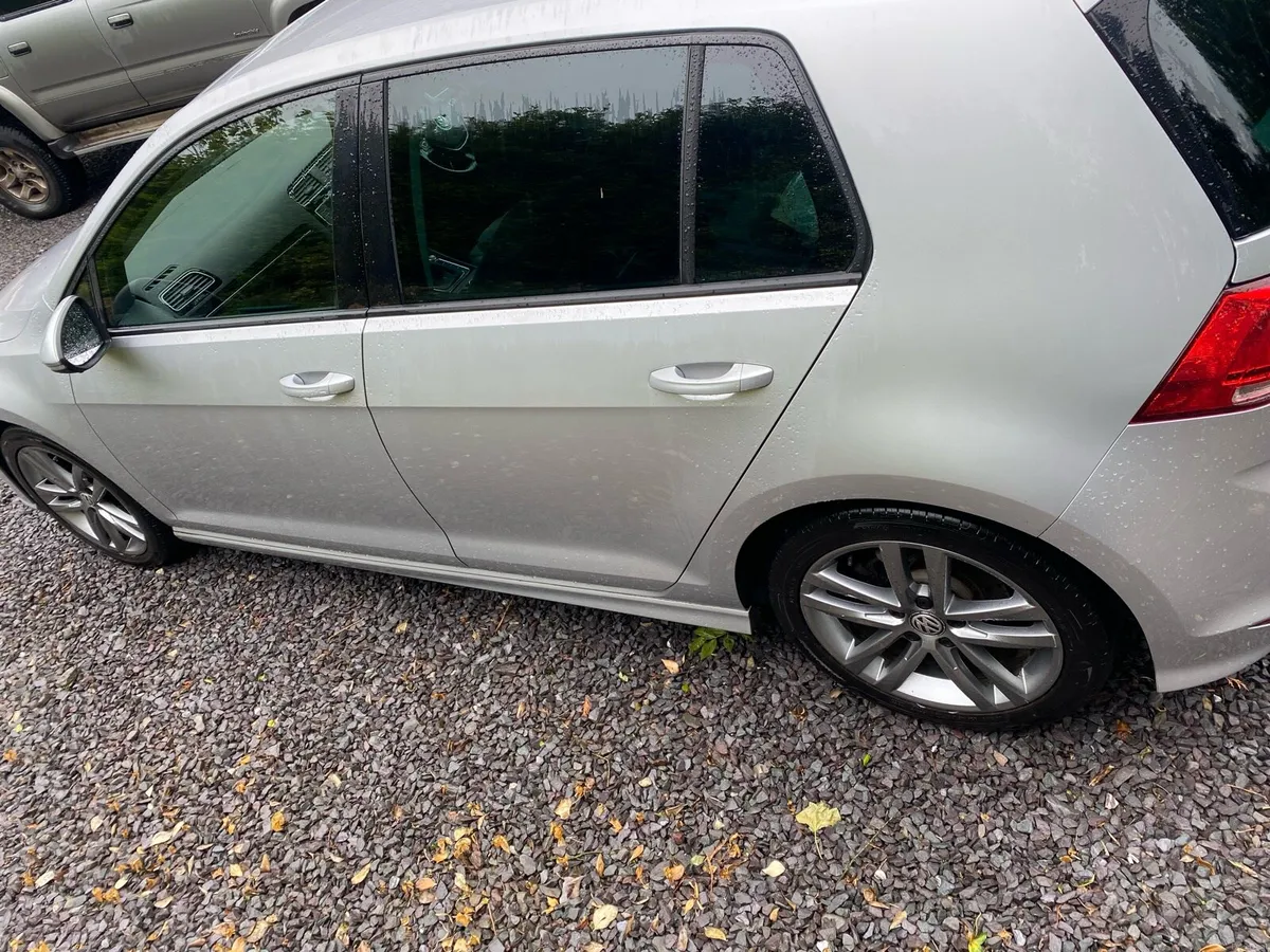 Volkswagen Golf Highline - Sports Edition - Image 3