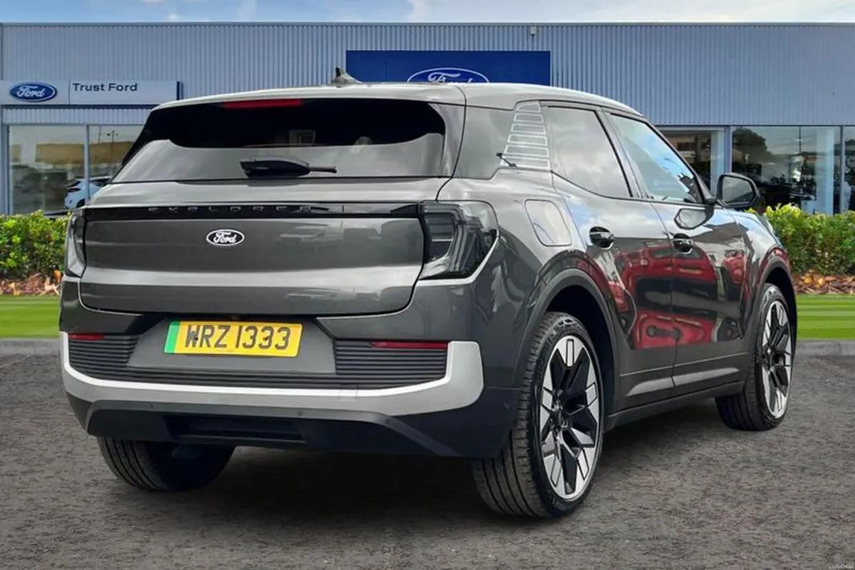 Ford Explorer Extended Range 79kWh Premium SUV 5dr - Image 4