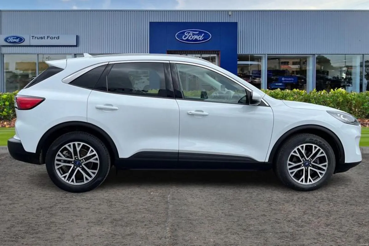 Ford Kuga Titanium Edition - Image 3