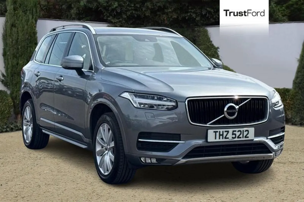 Volvo XC90 Momentum - Image 1