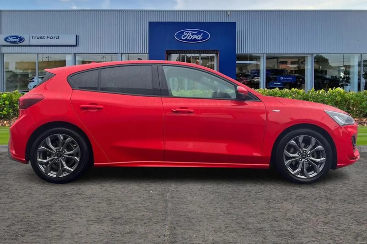 Ford Focus ST-Line Edition - Image 3