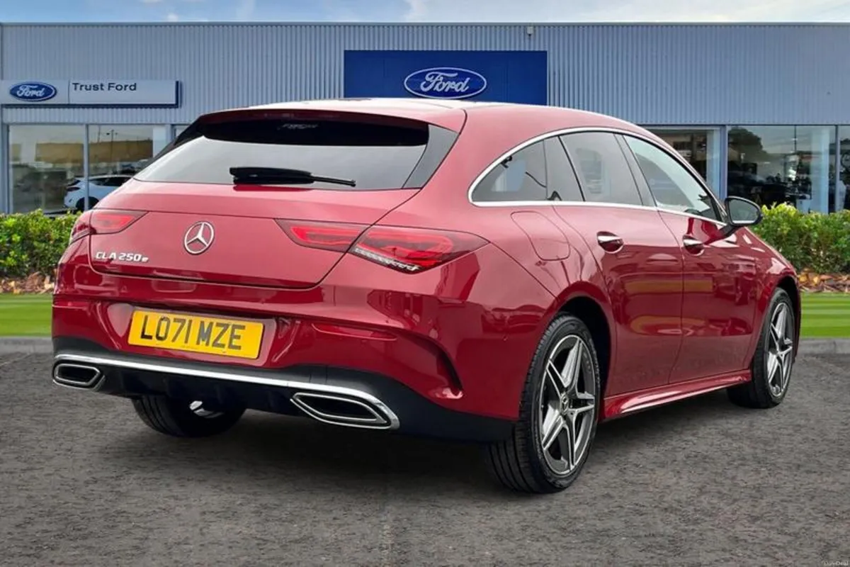Mercedes-Benz CLA AMG Line - Image 4