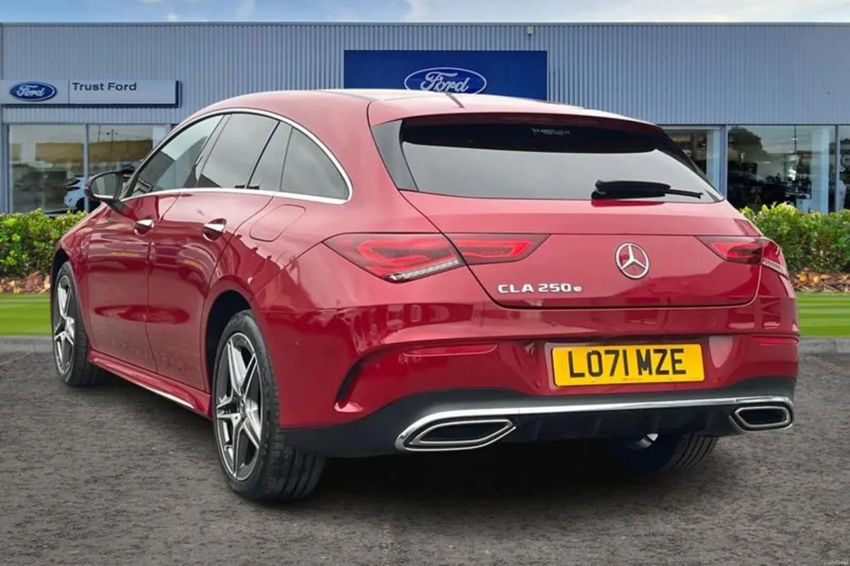 Mercedes-Benz CLA AMG Line - Image 2