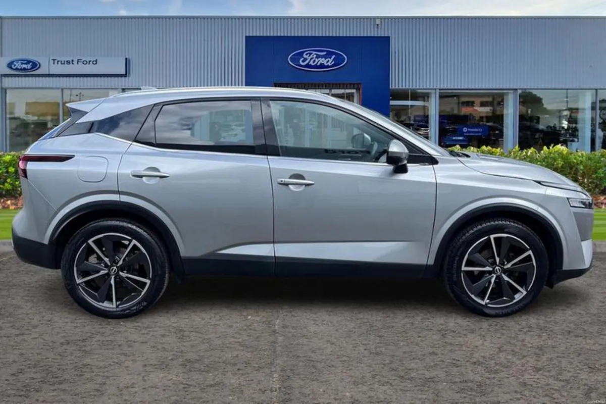 Nissan Qashqai Tekna - Image 3