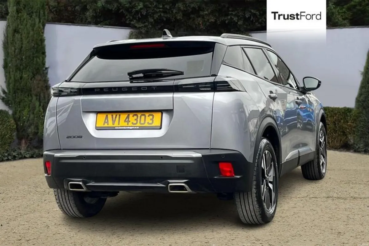 Peugeot 2008 1.2 PureTech Allure SUV 5dr Petrol EA - Image 4