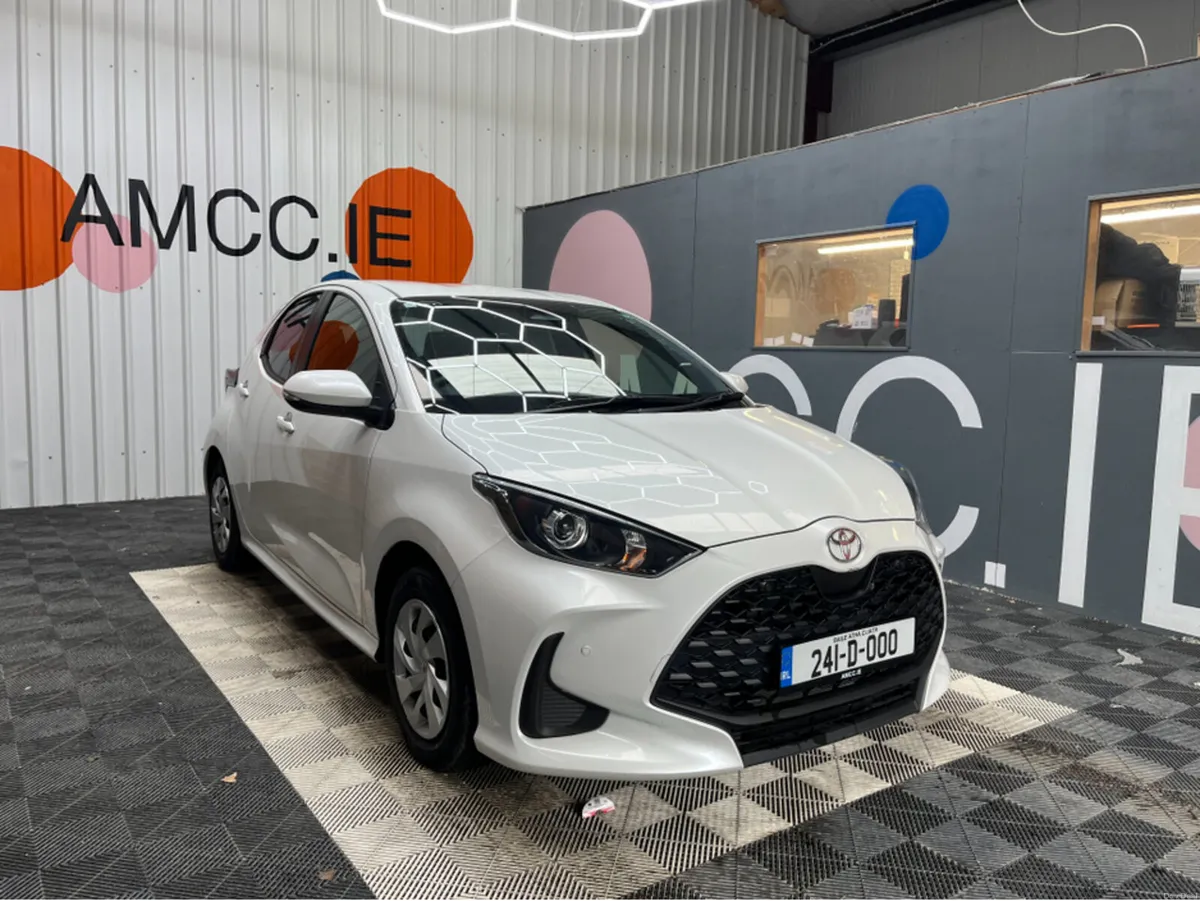 Toyota Yaris 2024 TOYOTA YARIS X 1.0 AUTOMATIC / R - Image 1