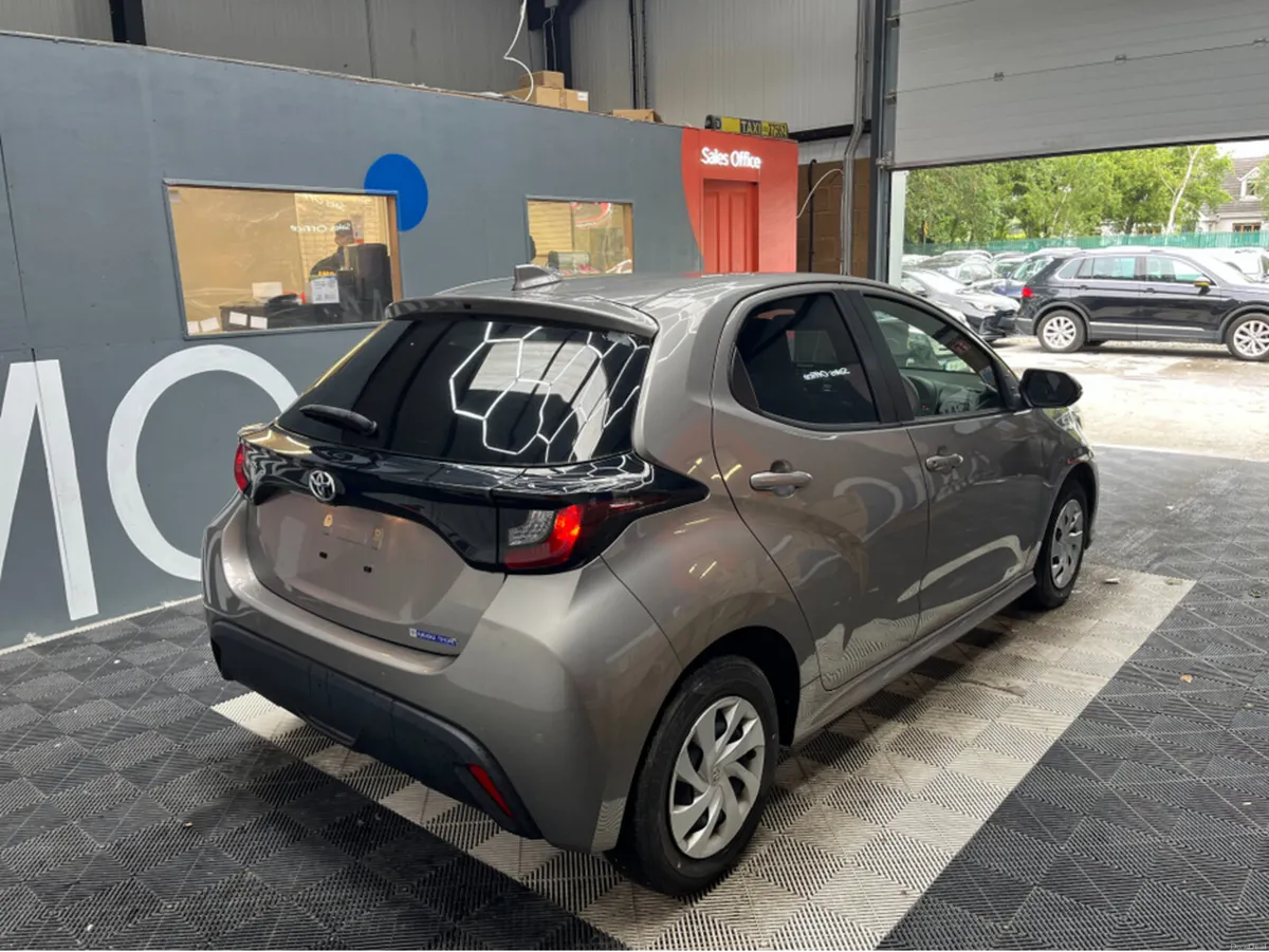 Toyota Yaris 2021 TOYOTA YARIS X 1.0 AUTOMATIC / R - Image 2