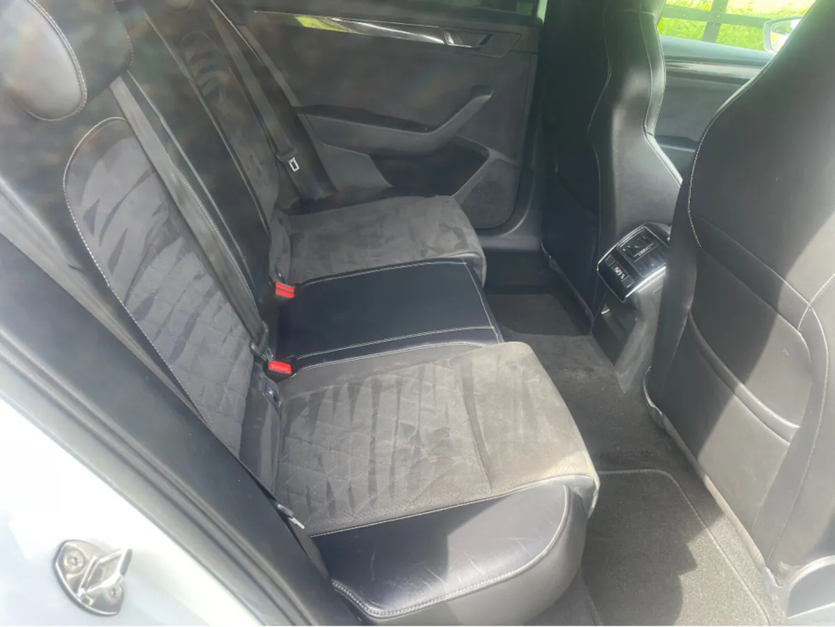 Skoda Superb 2.0 TDI SPORTLINE 150PS - Image 5