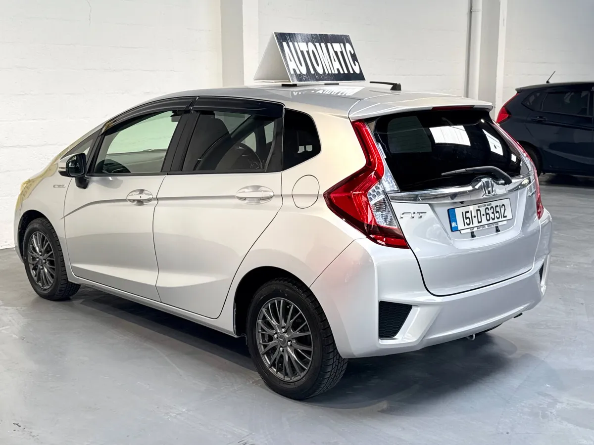 2015 Honda Fit 1.5 Hybrid Auto,Leather spec,Low KM - Image 6