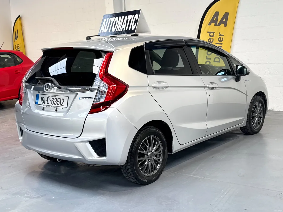 2015 Honda Fit 1.5 Hybrid Auto,Leather spec,Low KM - Image 5