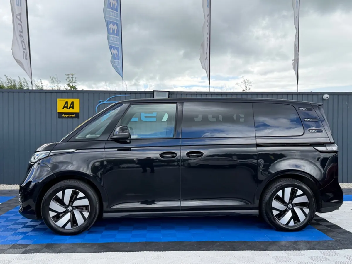 Volkswagen ID.Buzz LIFE - 204BHP - ELECTRIC - AUTO - Image 4