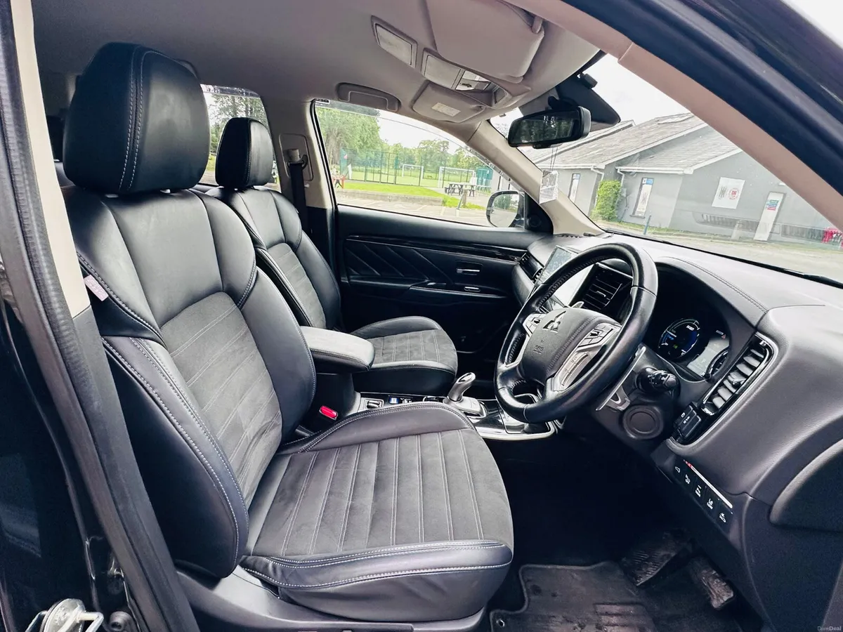 Mitsubishi Outlander 2020 2.4 Plug In Hybrid - Image 4