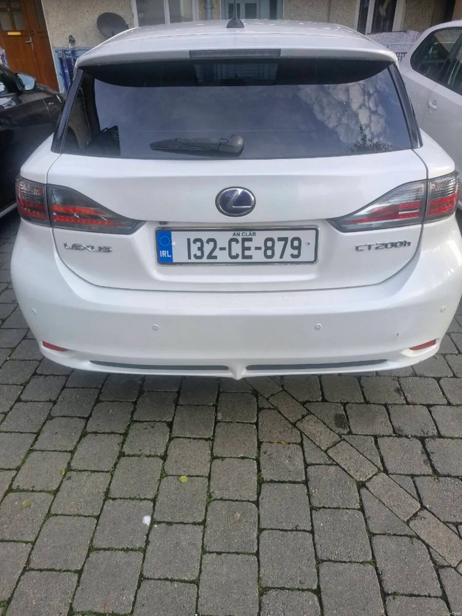 Lexus ct200h - Image 4