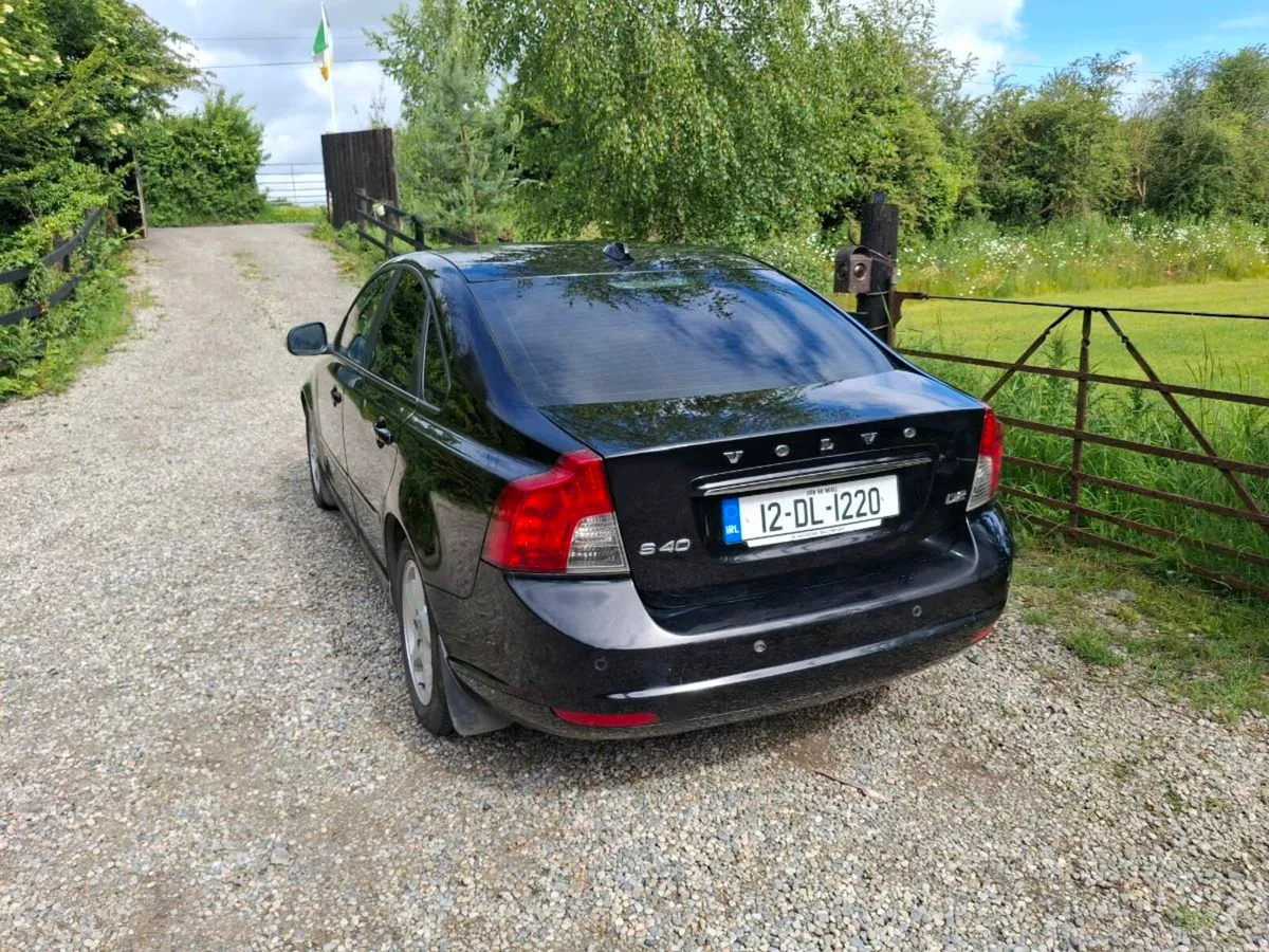 2012 volvo s40 - Image 2