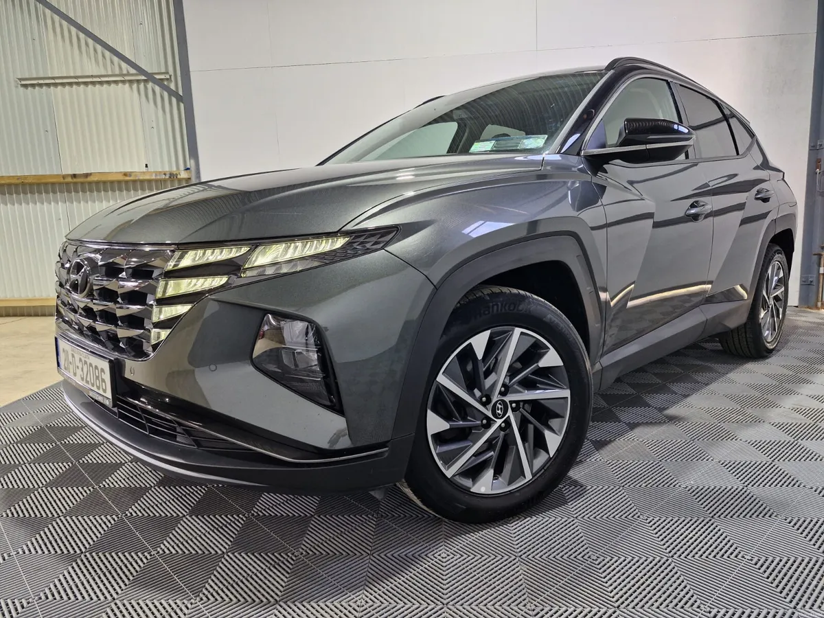 2021 Hyundai Tuscon Executive Plus Only 68,000KM - Image 4