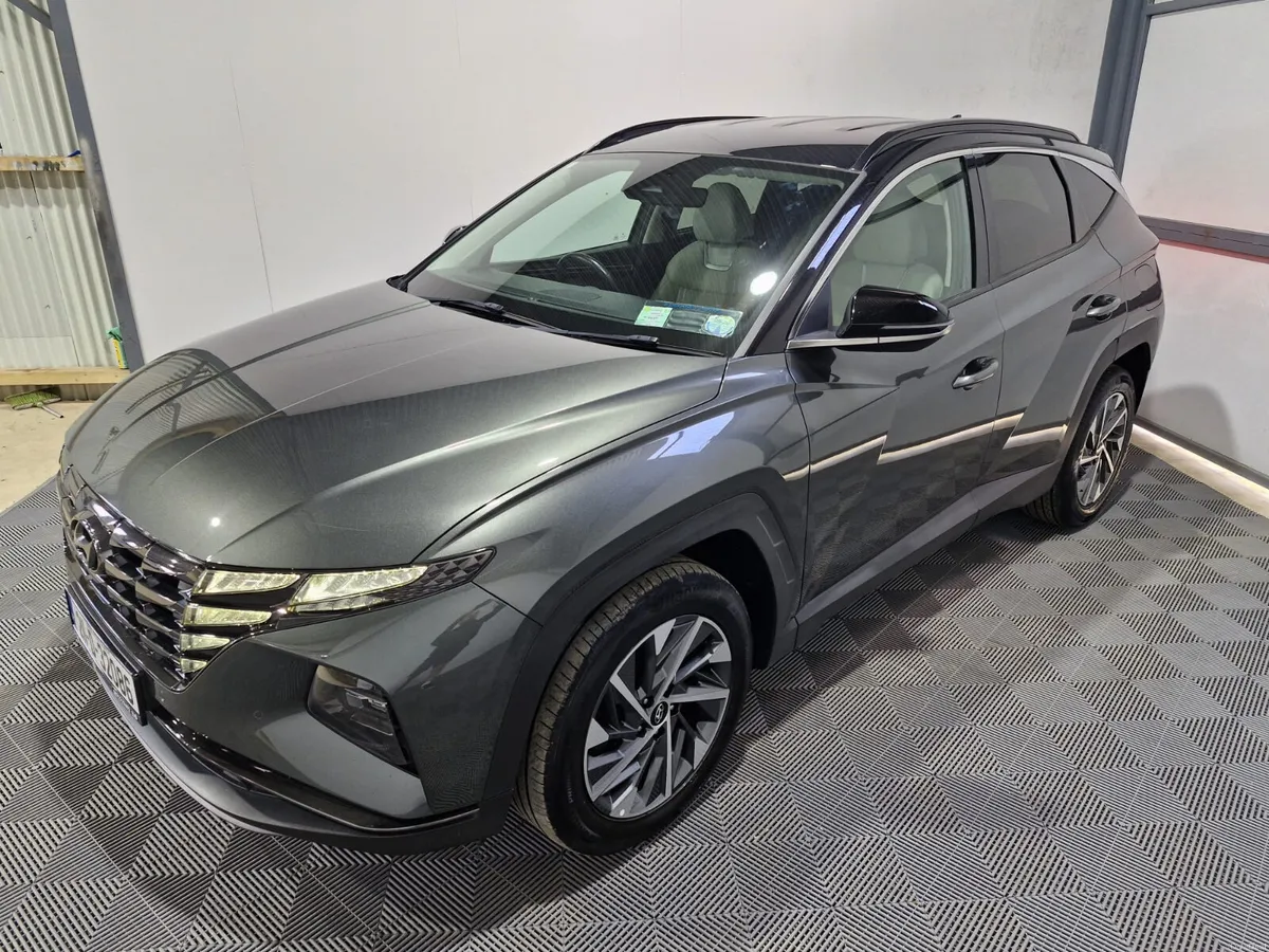 2021 Hyundai Tuscon Executive Plus Only 68,000KM - Image 6