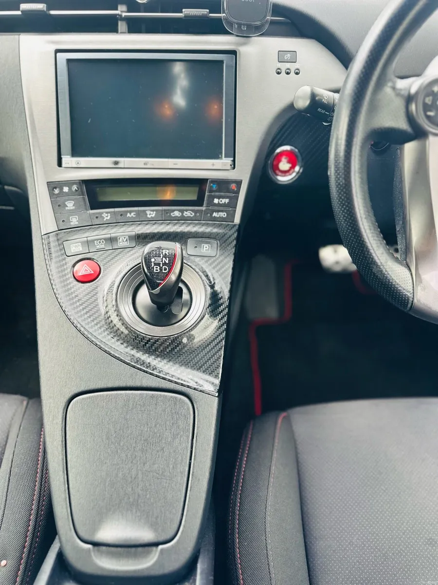 Toyota Prius GS Sport 2014 - Image 5