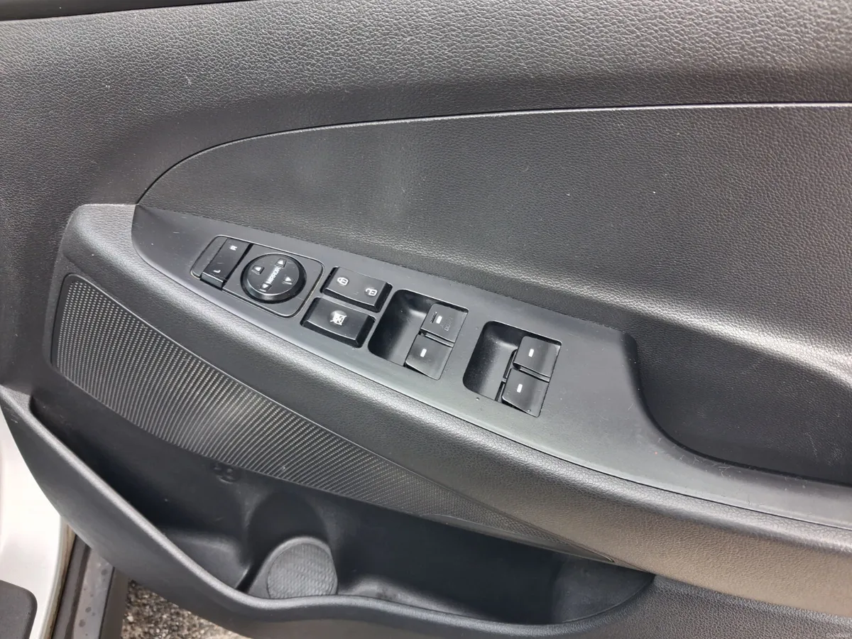 161 Hyundai Tucson 1.6 Petrol Nct & Tax - Image 4