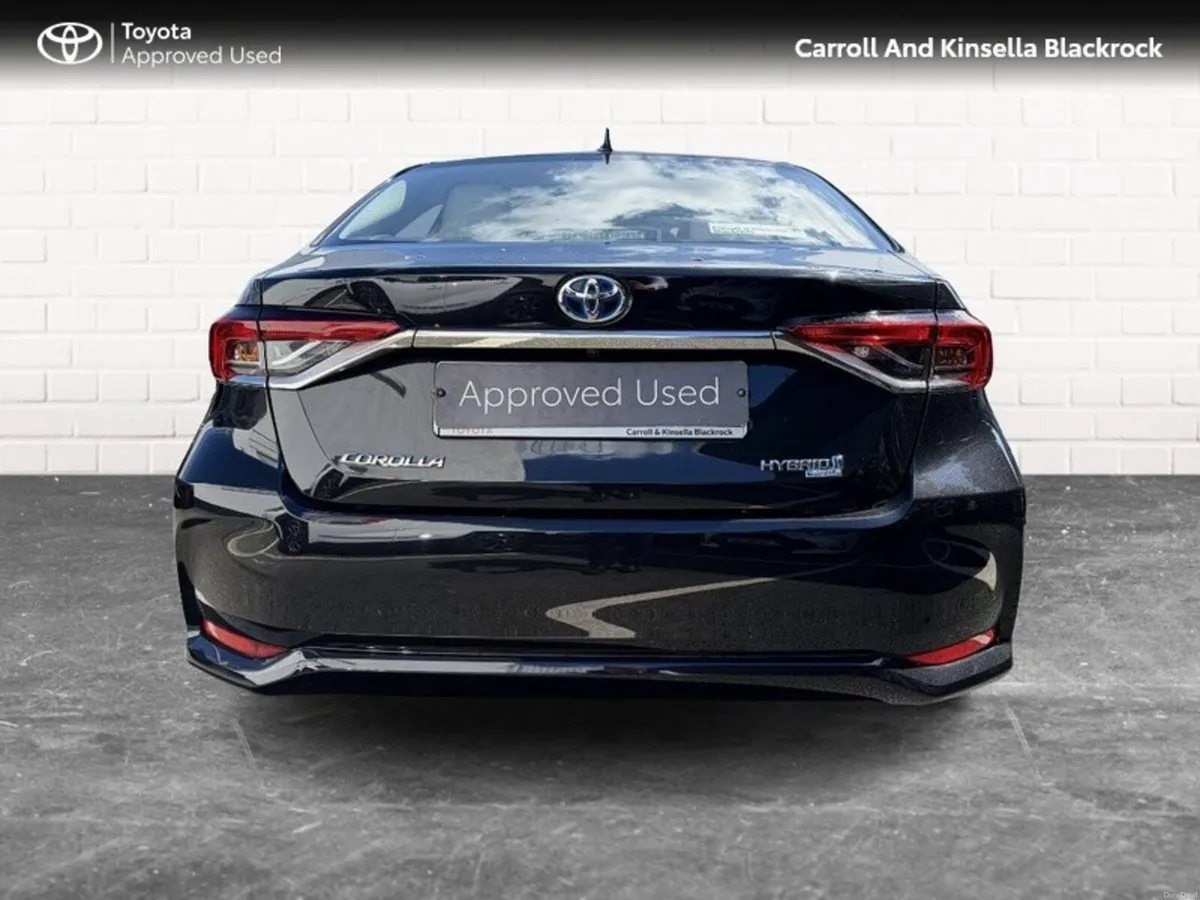 Toyota Corolla Hybrid Luna Saloon *FULL BEIGE LEAT - Image 4