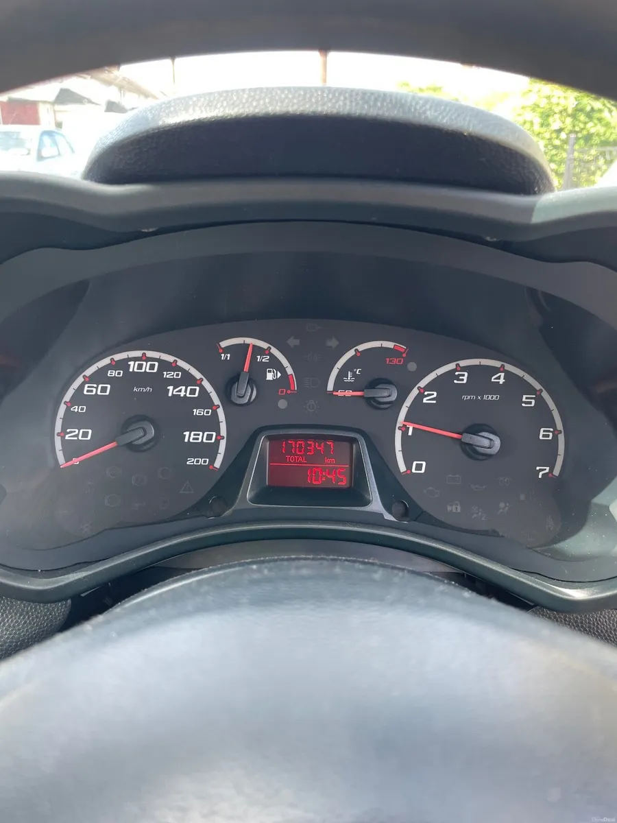 Ford KA 2011 - Image 2