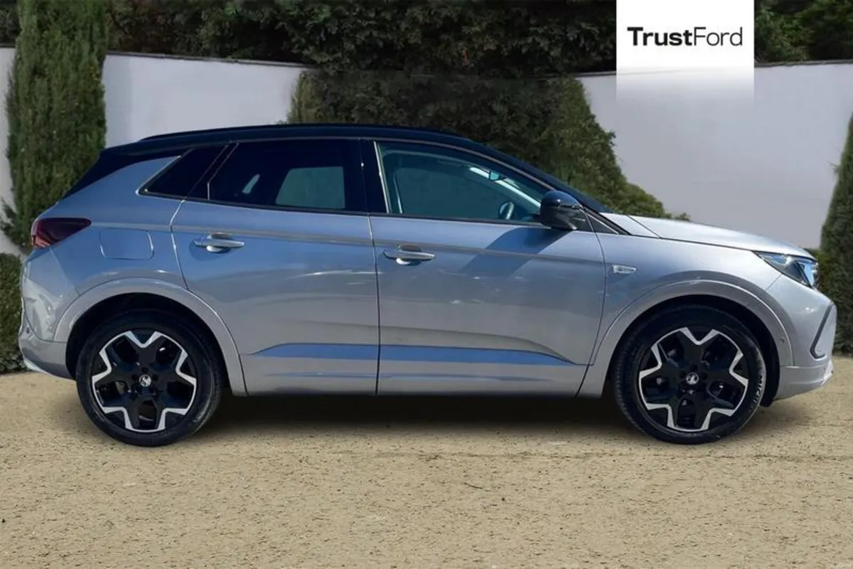 Vauxhall Grandland Ultimate - Image 3