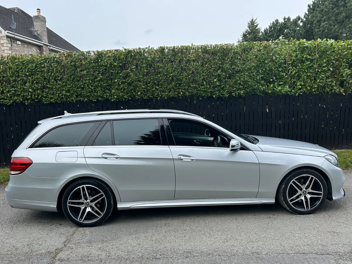 14 Mercedes-Benz E300 D Hybrid  Sport €12900 - Image 6
