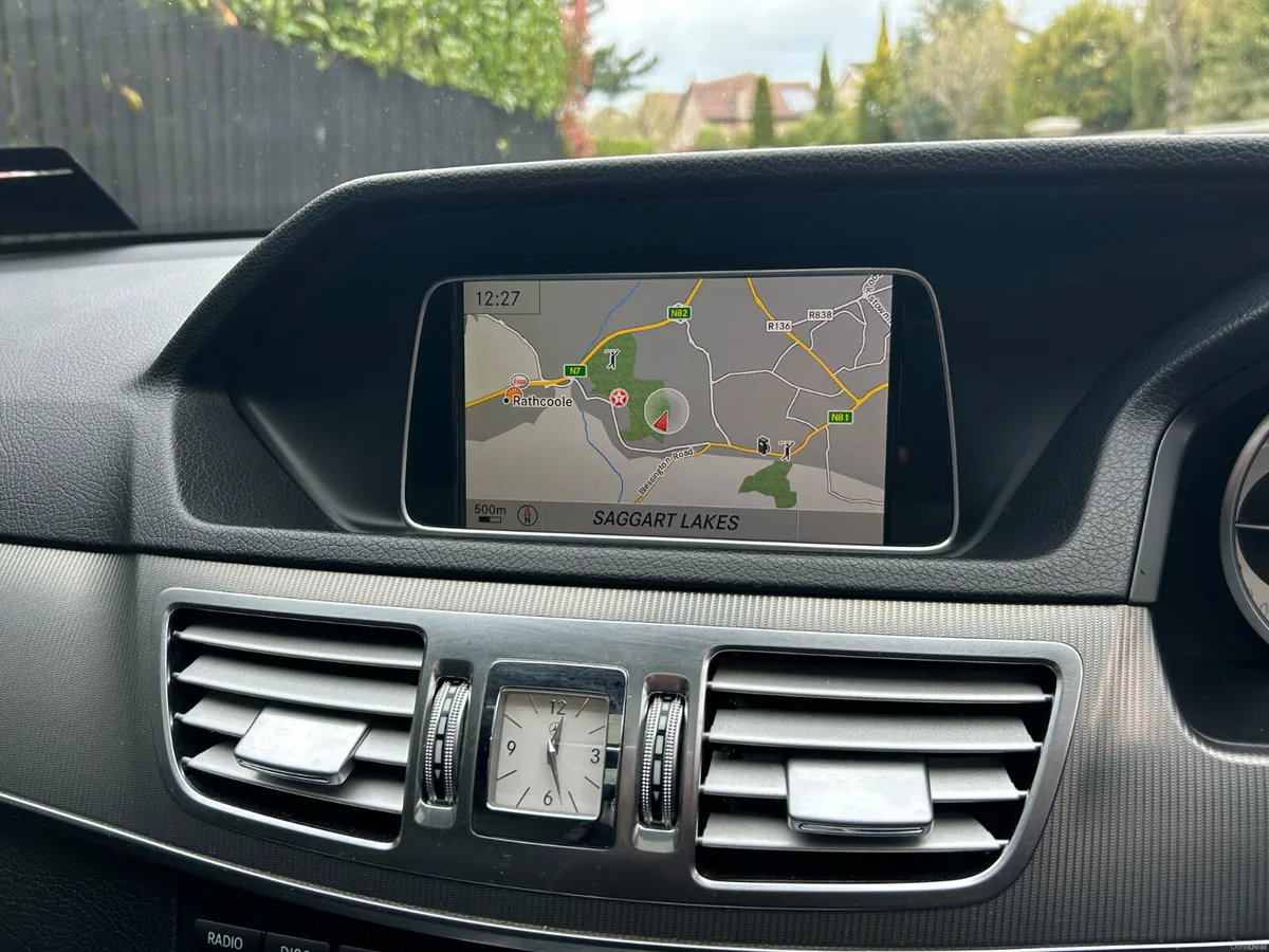 14 Mercedes-Benz E300 D Hybrid  Sport €12900 - Image 4