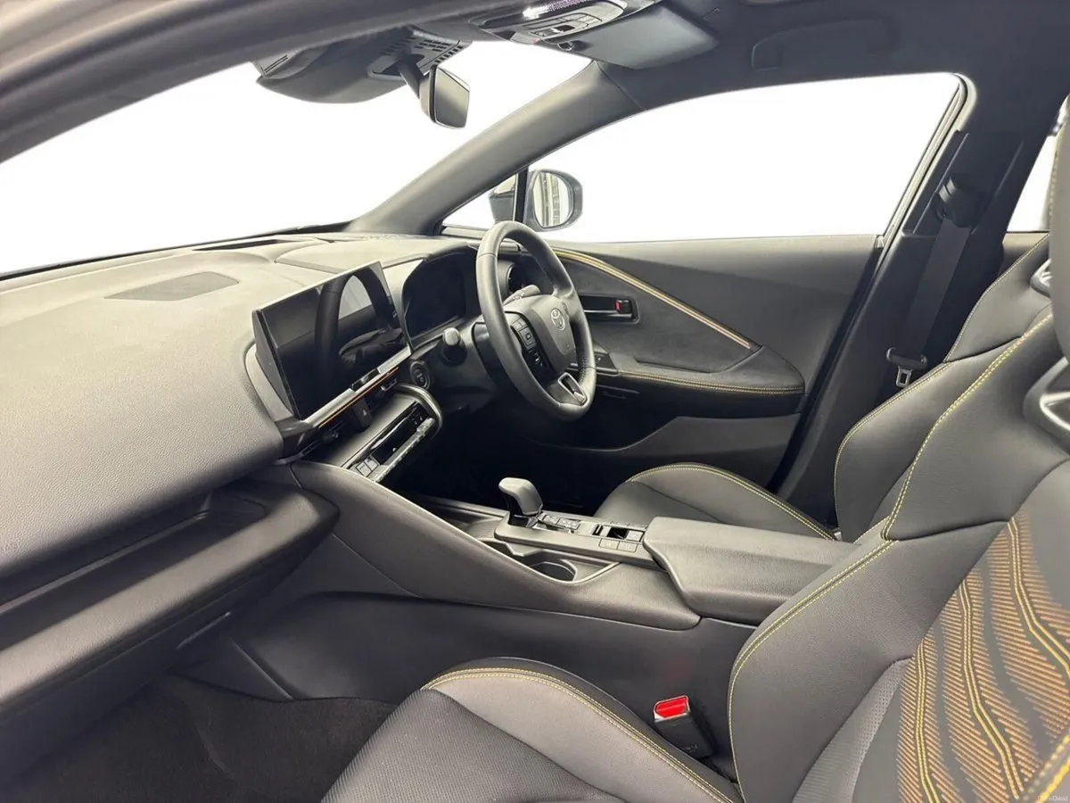 Toyota C-HR 2.0 PHEV PREMIER EDITION *JUST IN* €10 - Image 3