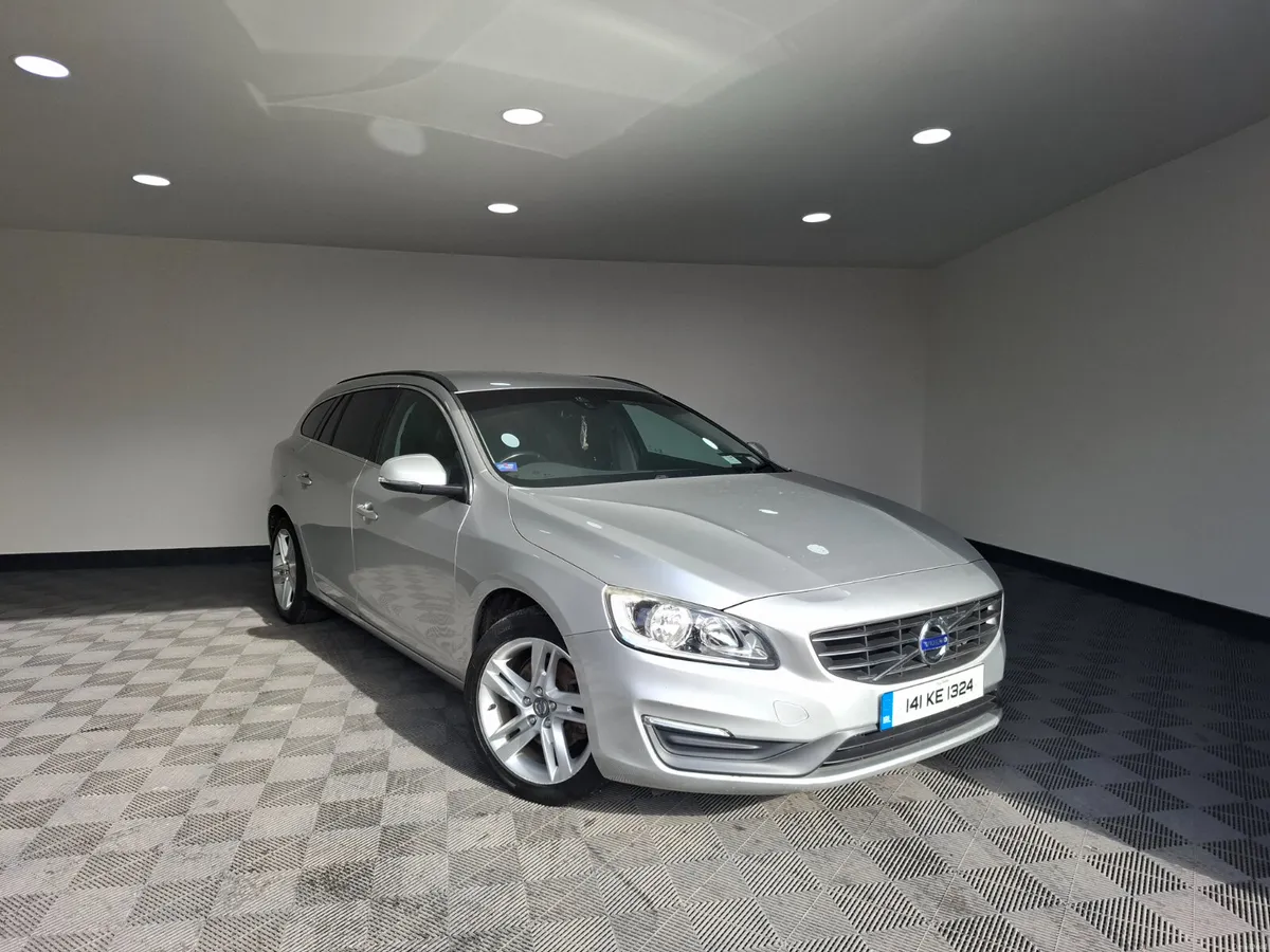2014 volvo v60 SE - Image 2