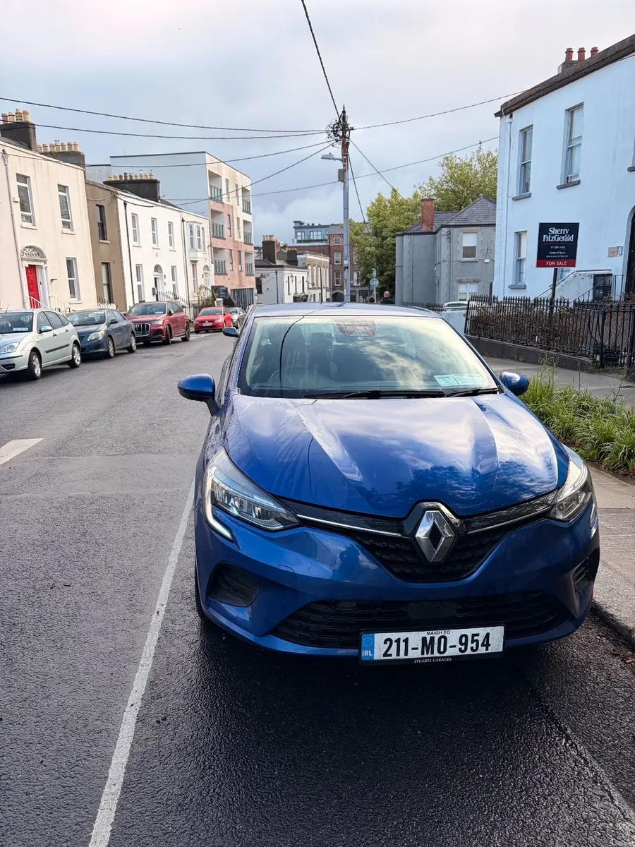Renault Clio 2021 - Image 1