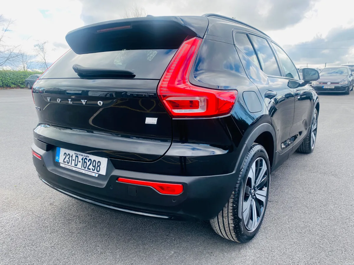 VOLVO XC40 PHEV T5 ULTIMATE DARK 2023 (231) - Image 6
