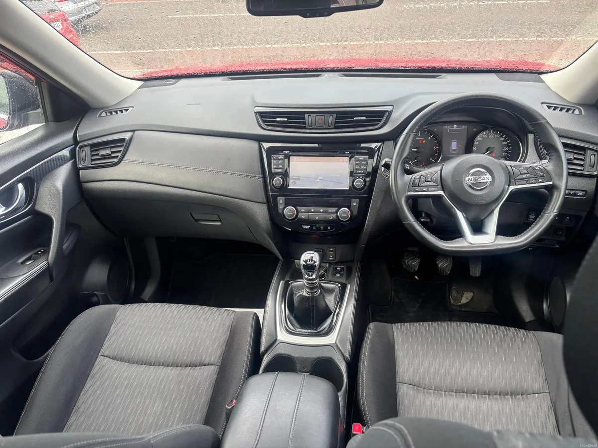 Nissan X-Trail   PREMIUM  7  SEATER  DIESEL - Image 3