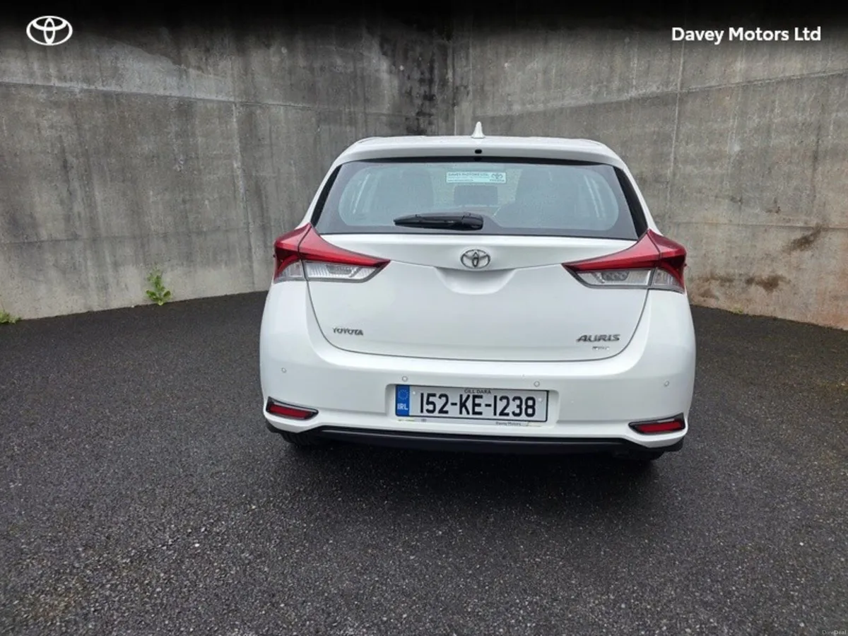 Toyota Auris 1.4 D-4D AURA 4DR - Image 4