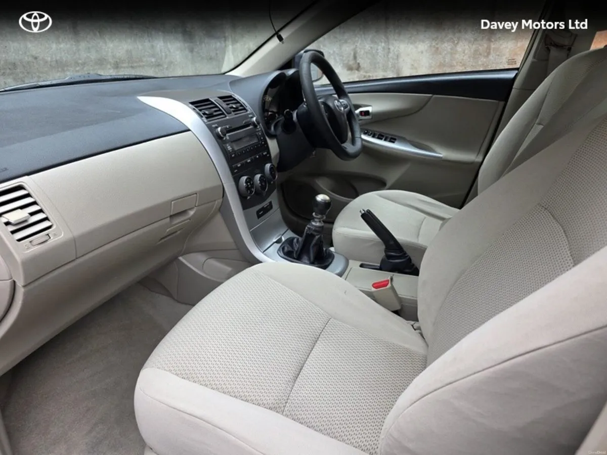 Toyota Corolla COROLLA 1.4D4D LUNA MC - Image 6