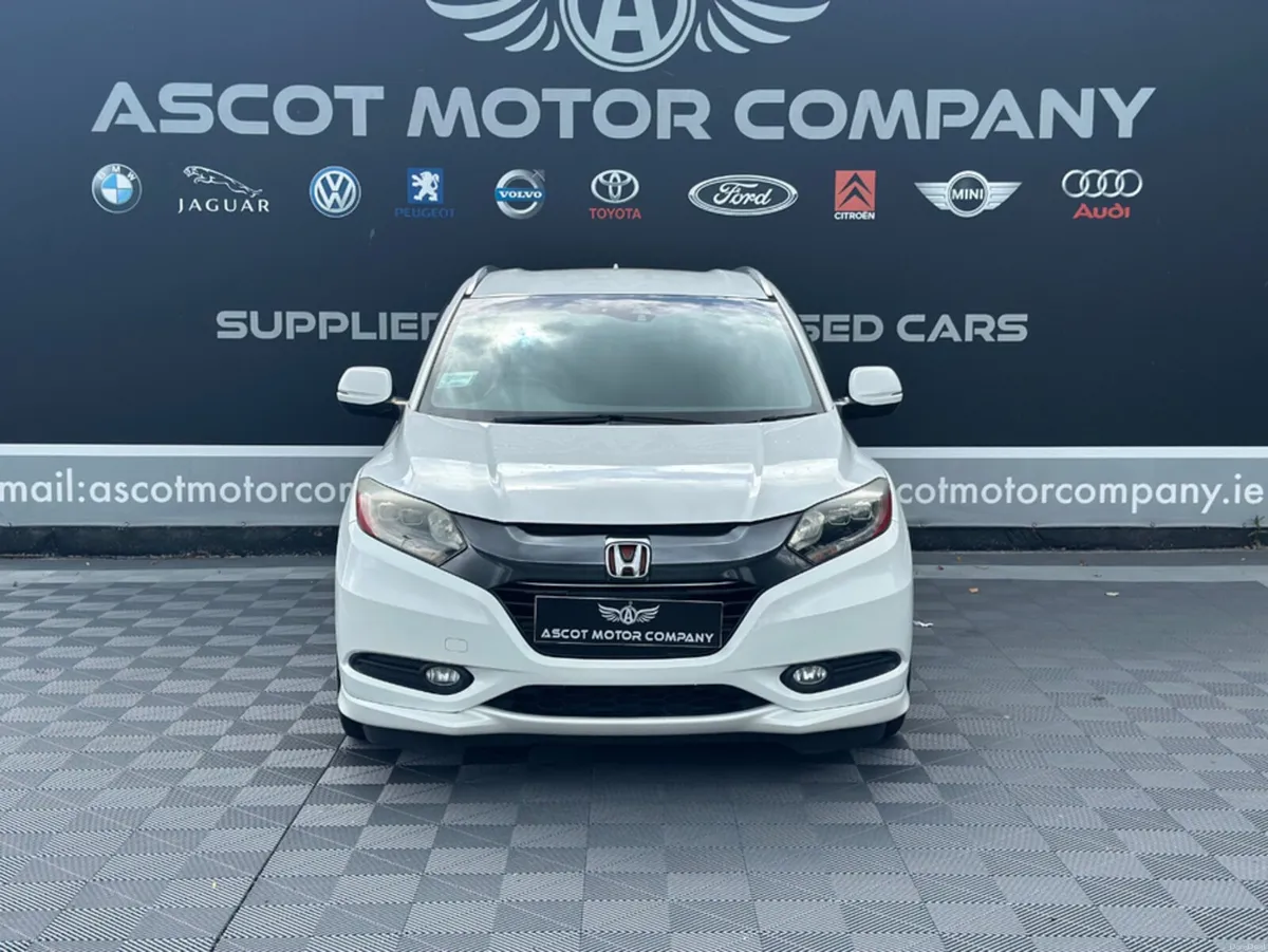 Honda Vezel 2015, Hatchback, 1.5L Petrol Hybrid - Image 2
